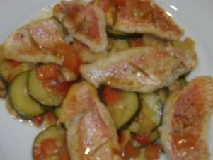 Meerbarbenfilets auf indischem Gemüse - Rezept