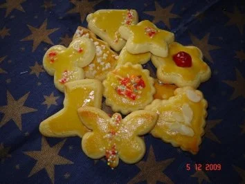 Rezept: Weihnachtsplätzchen : Buttergebäck Weihnachtsplätzchen : Buttergebäck - Rezept