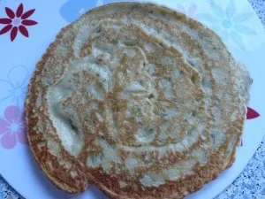 Rezept: Pizzakatzes klare Rindfleischsuppe mit Bärlauchflädle Bild Nr. 4 Pizzakatzes klare Rindfleischsuppe mit Bärlauchflädle - Rezept - Bild Nr. 4