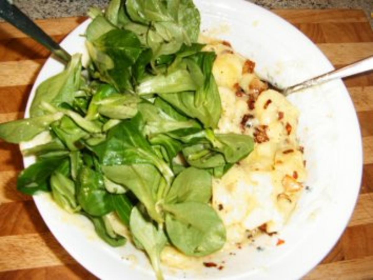 Speck-Zwiebel-Kartoffelsalat mit Rapünzel - Rezept - Bild Nr. 2
