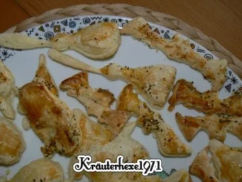 Duett von Broccoli und Möhrensüppchen mit pikantem Blätterteiggebäck - Rezept - Bild Nr. 4