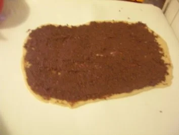 Hefeschnecken mit Haselnuss-Nougat-Füllung - Rezept - Bild Nr. 2