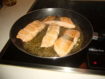 Lachs mit Kapern-Estagon-Salsa - Rezept - Bild Nr. 3