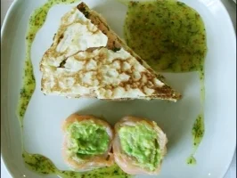 Lachs-Crêpes mit Dijon-Senfcreme - Rezept
