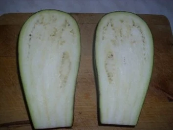 Rezept: Auberginen mit Paprika-Ziegenfrischkäse-Füllung Bild Nr. 3 Auberginen mit Paprika-Ziegenfrischkäse-Füllung - Rezept - Bild Nr. 3