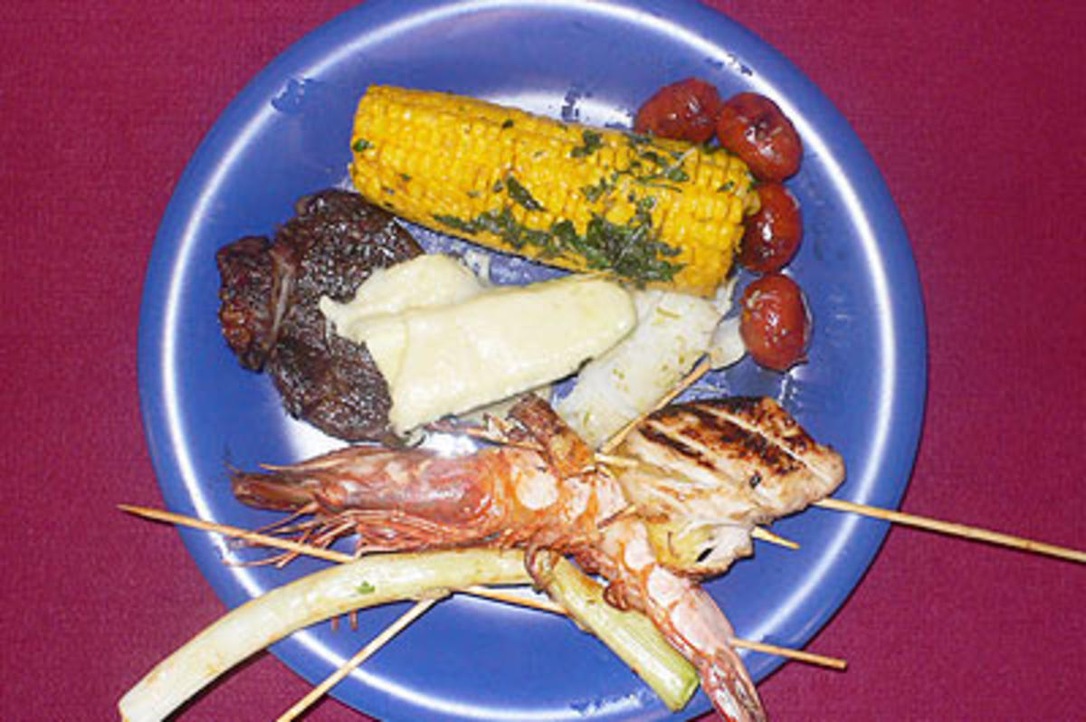 Barbecue-Variationen von Fleisch, Fisch und Gemüse - Rezept