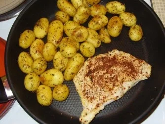 Putenschnitzel mit Rosmarinkartoffeln und gebratenen Zucchinis - Rezept - Bild Nr. 3
