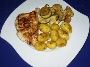 Putenschnitzel mit Rosmarinkartoffeln und gebratenen Zucchinis - Rezept - Bild Nr. 6
