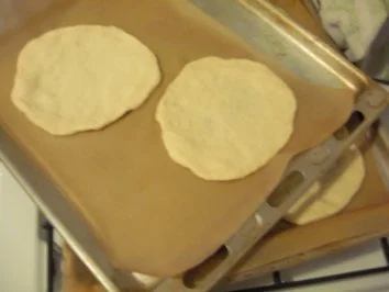 Rezept: Pizzachen mit 2 unterschiedlichen Belägen Bild Nr. 3 Pizzachen mit 2 unterschiedlichen Belägen - Rezept - Bild Nr. 3