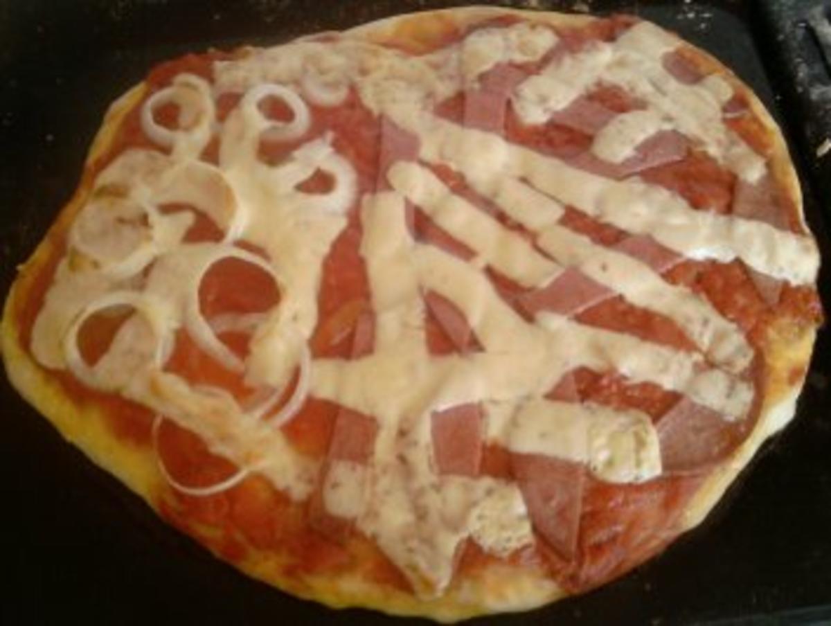 Pizzachen mit 2 unterschiedlichen Belägen - Rezept - Bild Nr. 7