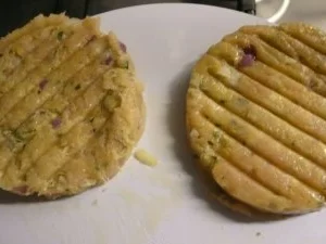 Pizzakatzes Chickenburger mit Waldpilzen und Estragon - Rezept - Bild Nr. 3