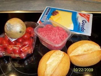 Tatarbrötchen unter einer Käsehaube - Rezept - Bild Nr. 3