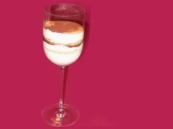 Rezept: Tiramisu im Glas mit mallorquinischem Mandelkuchen Tiramisu im Glas mit mallorquinischem Mandelkuchen - Rezept