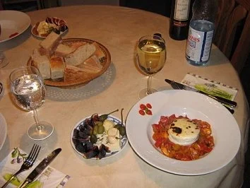 Warmer Ziegenkäse auf Paprikaragout - Rezept - Bild Nr. 2