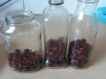 Cranberry-Likör mit Tonkabohne - Rezept - Bild Nr. 2