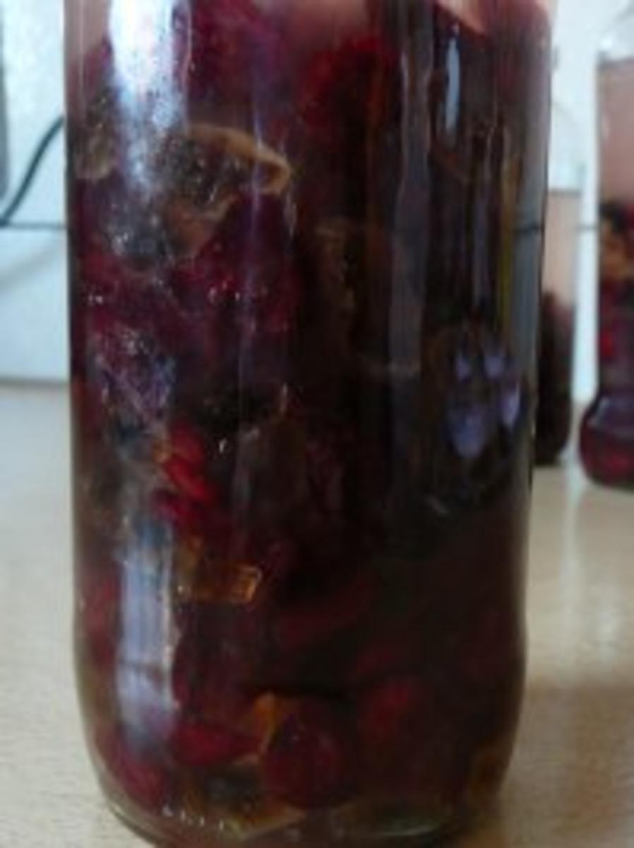 Cranberry-Likör mit Tonkabohne - Rezept - Bild Nr. 8