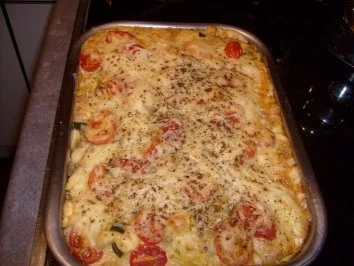 Tortellini in Zucchini Hackleisch Sauce überbacken mit Käse - Rezept - Bild Nr. 2