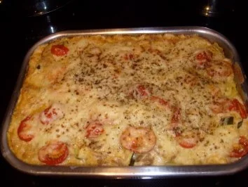 Tortellini in Zucchini Hackleisch Sauce überbacken mit Käse - Rezept - Bild Nr. 3