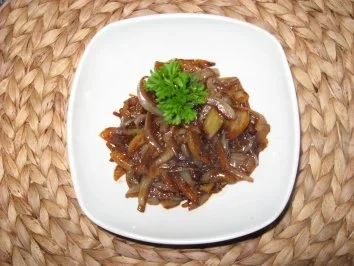 Rezept: Süß-scharfe Sojazwiebeln Süß-scharfe Sojazwiebeln - Rezept