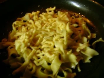 gebratene Nudeln mit Ei - Rezept - Bild Nr. 2