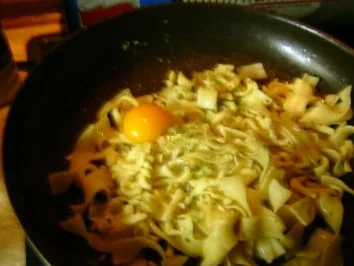 gebratene Nudeln mit Ei - Rezept - Bild Nr. 4