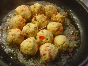 Rezept: Kartoffelpuffer-Knödel mit Käse usw. usw.... ein Gedicht!!! Bild Nr. 5 Kartoffelpuffer-Knödel mit Käse usw. usw.... ein Gedicht!!! - Rezept - Bild Nr. 5