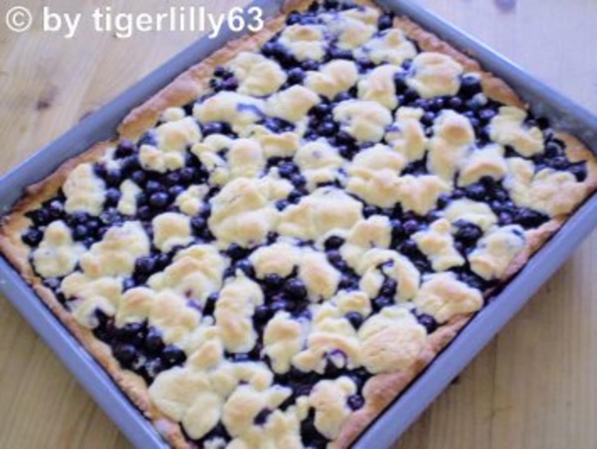 Heidelbeerkuchen mit Zuckerstreuseln - Rezept - kochbar.de