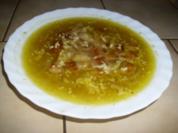Zwiebelsuppe mit Croûtons und Bergkäse - Rezept
