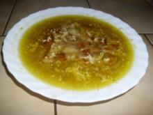 Zwiebelsuppe mit Croûtons und Bergkäse - Rezept