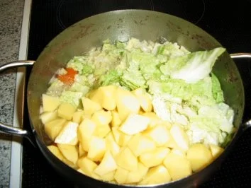 Rezept: Wirsingeintopf nach Art des Hauses Bild Nr. 4 Wirsingeintopf nach Art des Hauses - Rezept - Bild Nr. 4