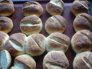 Rezept: Pizzakatzes Sonntagsknusperle Bild Nr. 2 Pizzakatzes Sonntagsknusperle - Rezept - Bild Nr. 2