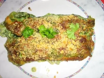 Spinatcrépes mit Lachs-Ricotta Füllung - Rezept