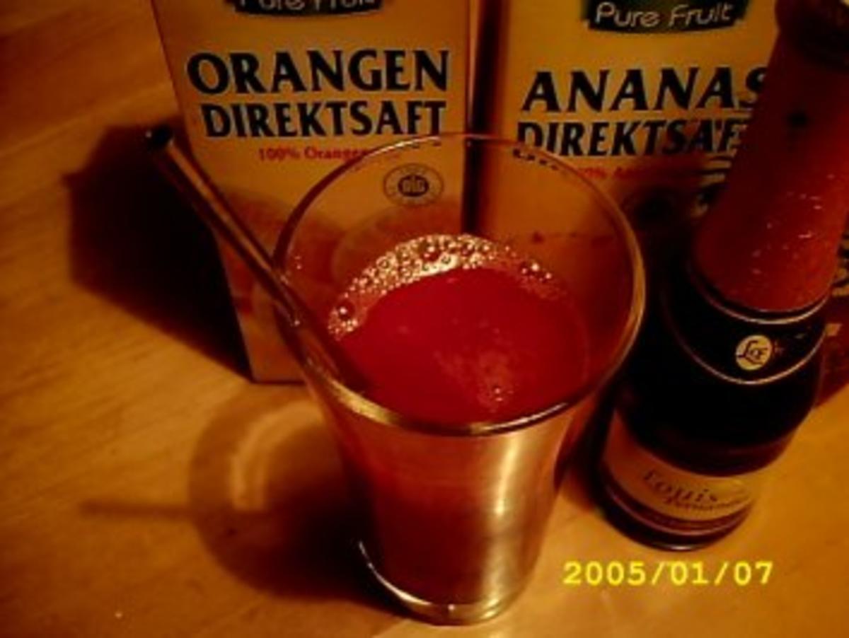 Bilder für Cocktail: fruchtig-freche Prickelerdbeere - Rezept