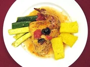 Mediterrane Kaninchenkeule mit Polentaschnitten - Rezept