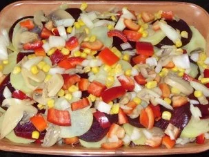 Rezept: Vegetarisches - Kartoffel-Auflauf mit Roter Bete und anderem Gemüse Bild Nr. 6 Vegetarisches - Kartoffel-Auflauf mit Roter Bete und anderem Gemüse - Rezept - Bild Nr. 6