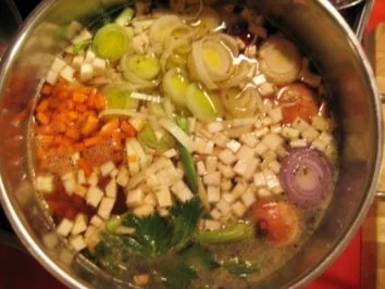 Rezept: LEBERKNÖDEL - SUPPE Bild Nr. 3 LEBERKNÖDEL - SUPPE - Rezept - Bild Nr. 3