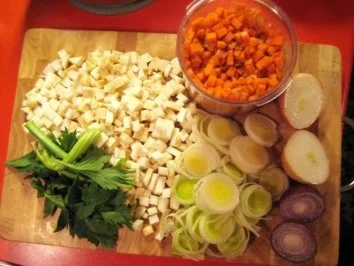 Rezept: LEBERKNÖDEL - SUPPE Bild Nr. 4 LEBERKNÖDEL - SUPPE - Rezept - Bild Nr. 4