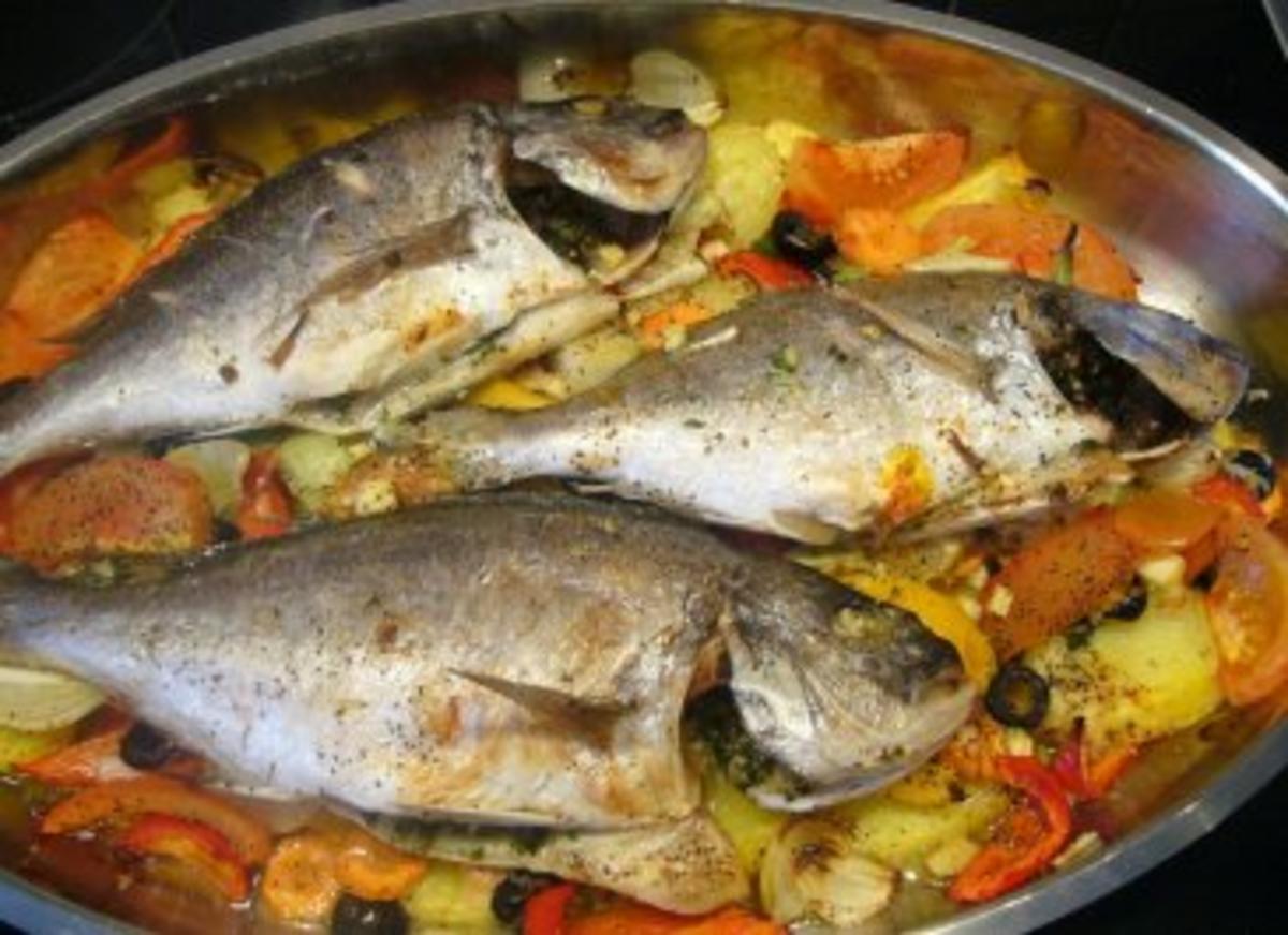 Bilder für Fisch --- Dorade auf Gemüse im Backofen - Rezept