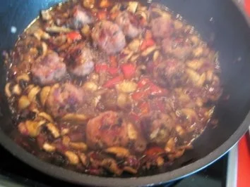 Rezept: Hackklößchen im champ-Sahnesößchen Bild Nr. 5 Hackklößchen im champ-Sahnesößchen - Rezept - Bild Nr. 5