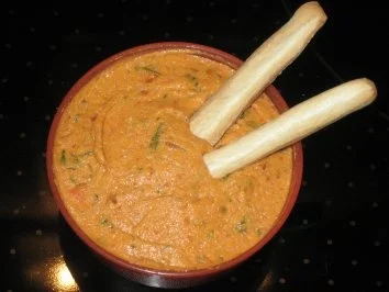 Rezept: Tomaten-Dip mit Pinienkernen Tomaten-Dip mit Pinienkernen - Rezept