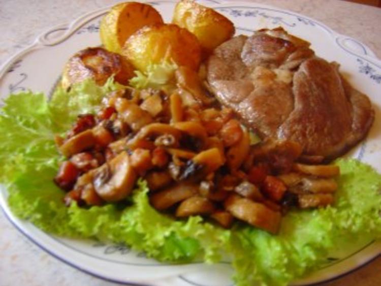 Lammkeulenscheiben mit Bacon Pilzen und Rosmarin Kartoffeln - einfach ...