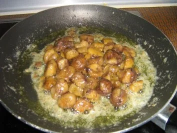 Schweinebraten mit karamelisierten Maronen an Rosenkohl - Rezept - Bild Nr. 6