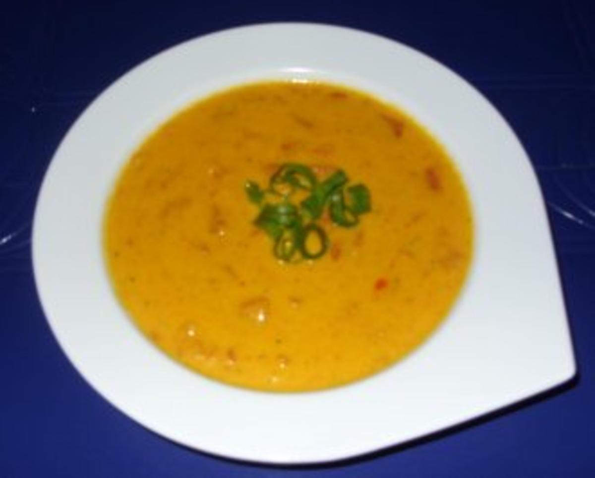 Kürbis-Karotten-Creme-Suppe mit Pfiff - Rezept