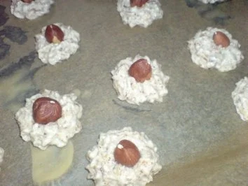 Rezept: Haselnussmakronen Bild Nr. 14 Haselnussmakronen - Rezept - Bild Nr. 14