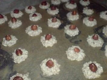 Rezept: Haselnussmakronen Bild Nr. 16 Haselnussmakronen - Rezept - Bild Nr. 16