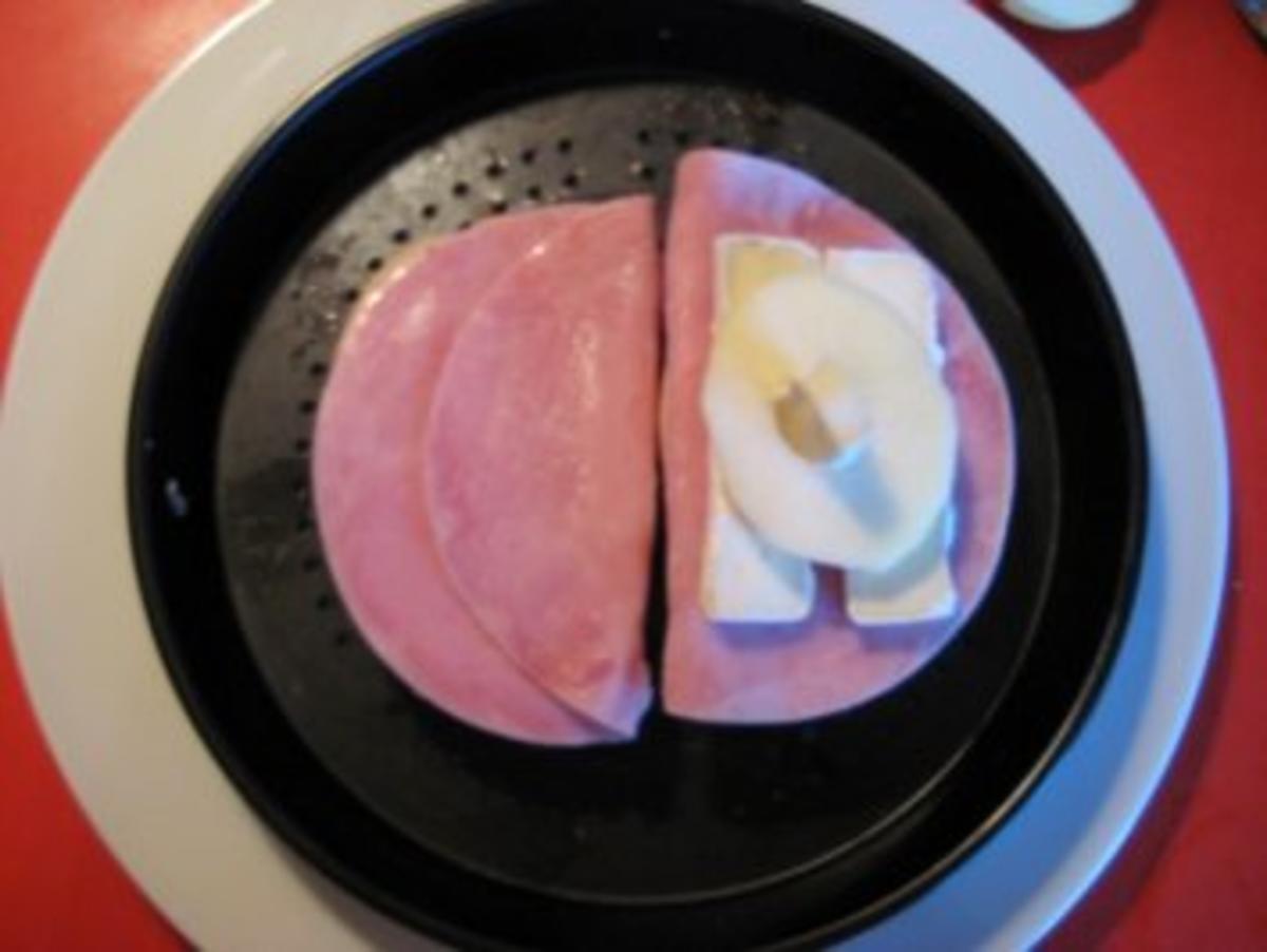 Frühstücksbrötchen mit Camembert überbacken - Rezept - Bild Nr. 5
