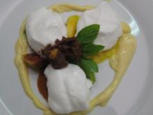 Schneeklößchen auf Fruchtsoße und Vanillecreme - Rezept