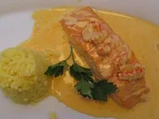 Gegrillter Lachs in Hummersoße dazu Safranreis - Rezept