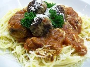 gekräuterte Chili-Hackbällchen in Sugo arrabiata ... - Rezept