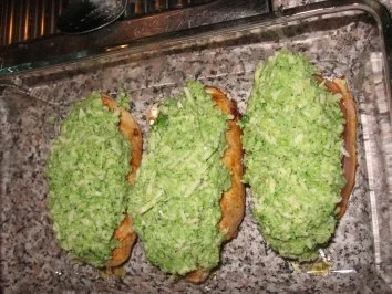 Rezept: Hähnchenbrust mit Käse-Broccolihaube an Spaghettini-Nester Bild Nr. 2 Hähnchenbrust mit Käse-Broccolihaube an Spaghettini-Nester - Rezept - Bild Nr. 2